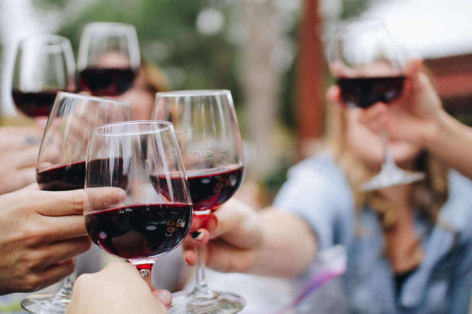 What Bottle of Wine Should I Buy for a Dinner Party?